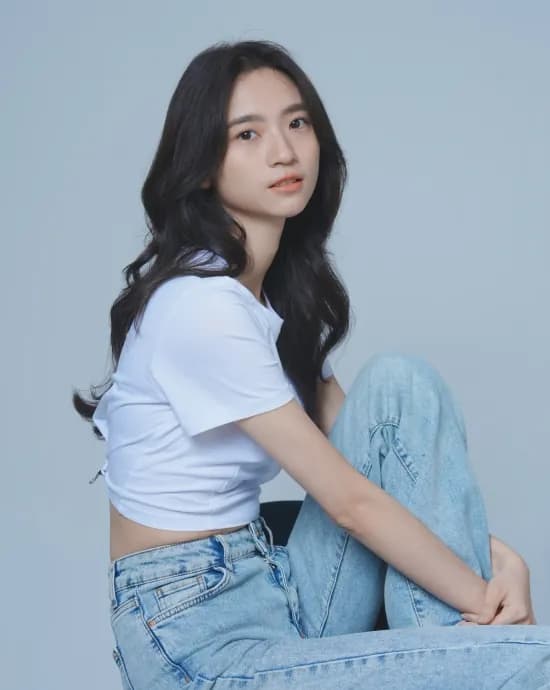 Julie 袁子筑
