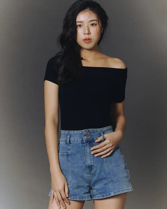 Syuan 余品萱