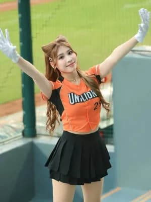 Ella 亞蓁