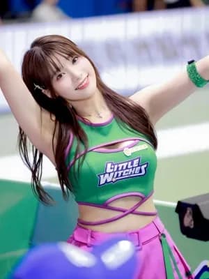 Elaine 玥晨