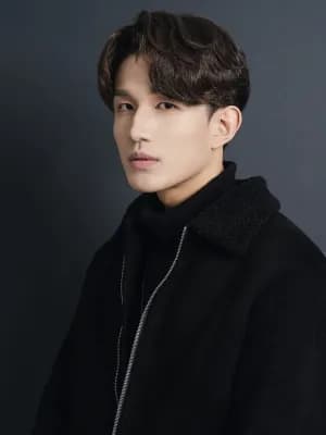 Francis 駱廷飛