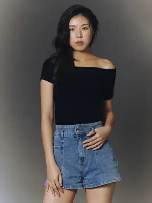 Syuan 余品萱