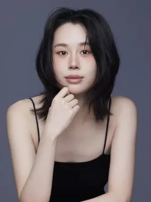 Laura 李郁晴